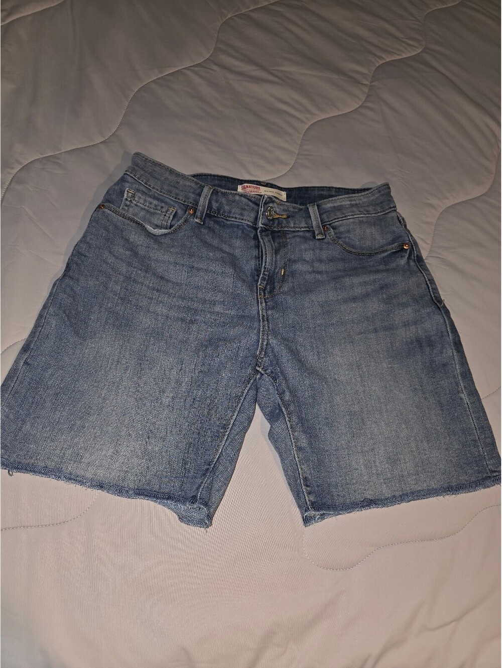 Signature by Levi Strauss Womens Medium Wash Hem Denim Shorts Size 2 Regular